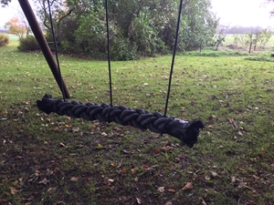 Dobbelt skibstrosse-gynge 175 cm lang, med 3 ophæng. Ø 18 cm tov.